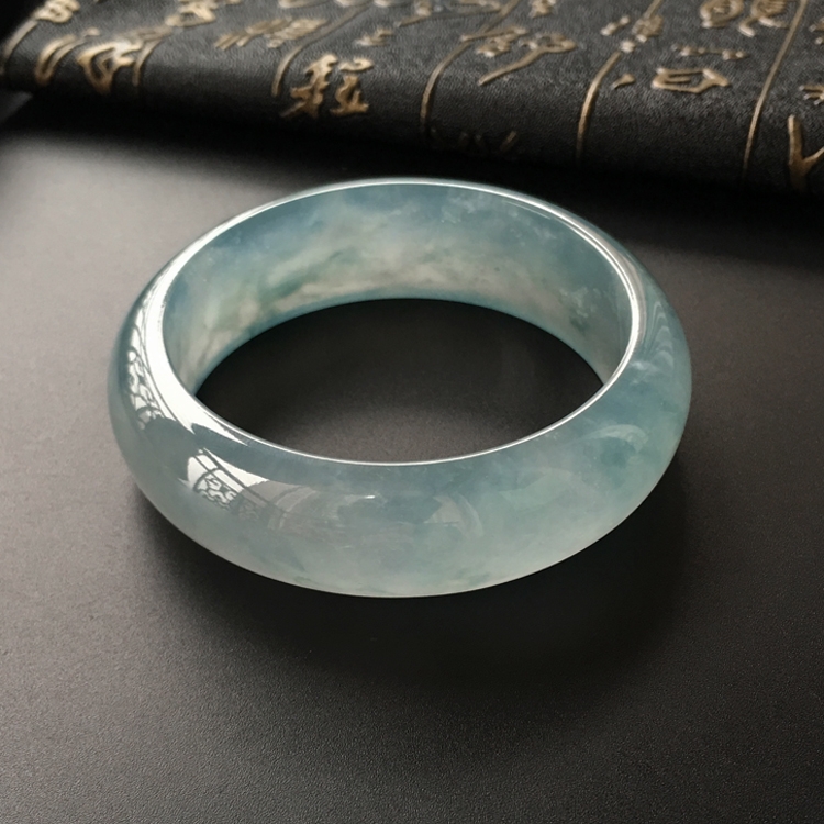 (超值推荐)冰玻种晴水略飘花手镯(58.4mm)
