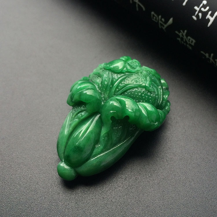 (超值推荐)糯冰种深绿白菜挂件