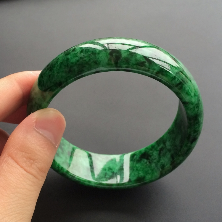 (超值推荐)糯冰种廯加绿手镯(61.3mm)