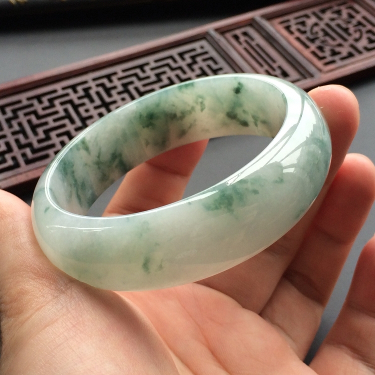 (超值推荐)糯冰种飘花手镯(57.6mm)