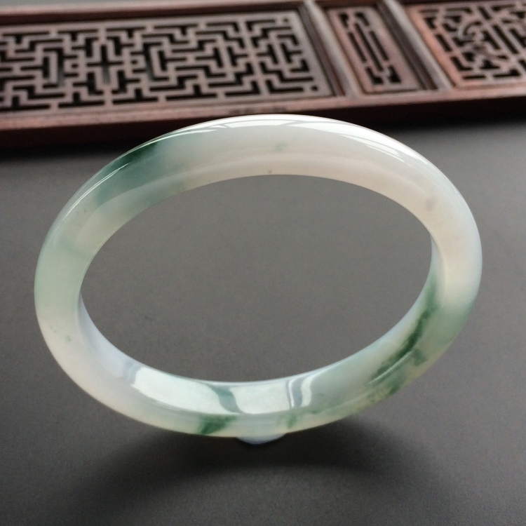 (超值推荐)冰种飘花贵妃镯(54.2mm-47.6mm)