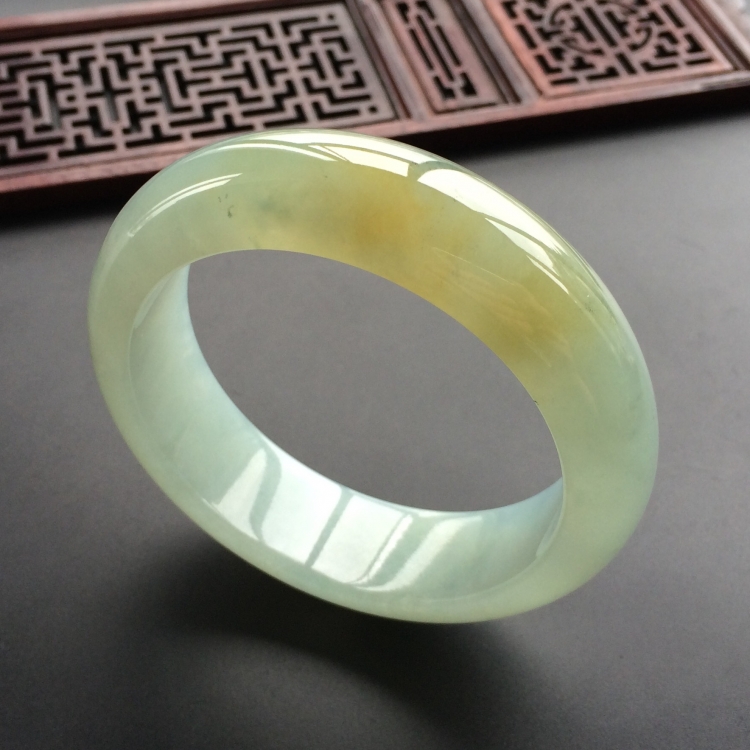 (超值推荐)糯冰种晴水黄翡手镯(57.7mm)
