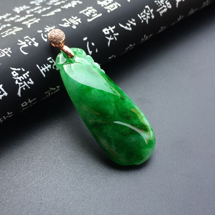 （超值推荐）糯冰种阳绿福瓜挂件
