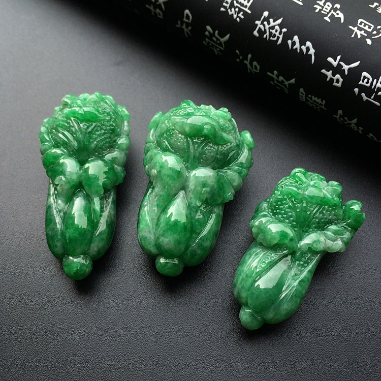 糯冰种翠色白菜挂件(单价)