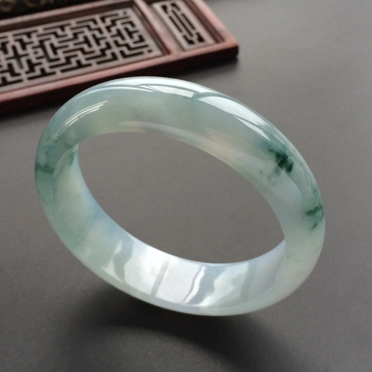 (超值推荐)冰种飘花手镯(57.8mm)
