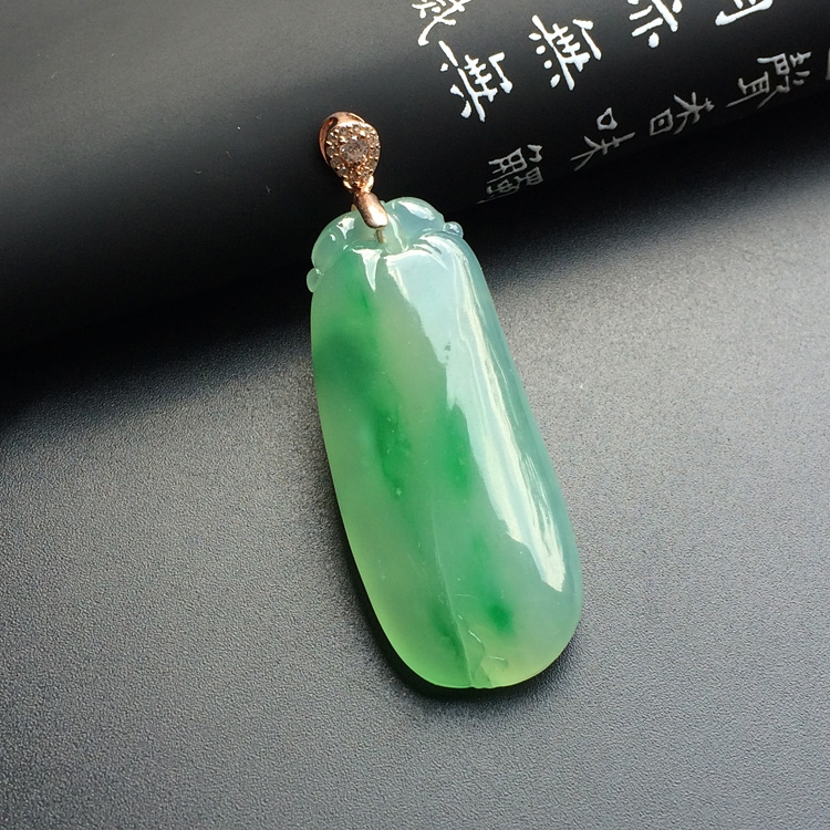 （超值推荐）冰种飘翠福瓜挂件