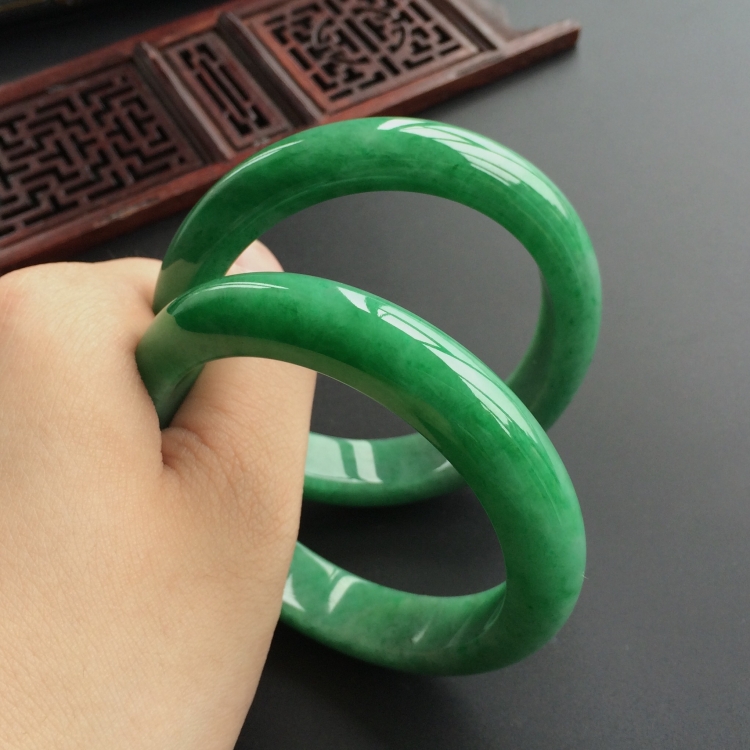 (超值推荐)糯冰种深绿手镯(一对)(55.4mm/55.5mm)