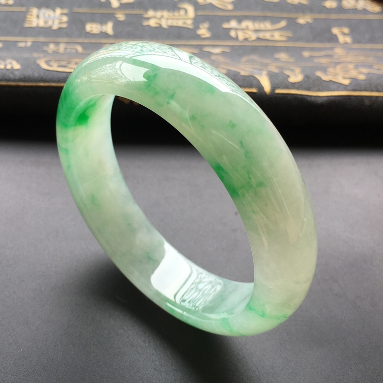 (超值推荐)糯冰种飘阳绿手镯(57.7mm)