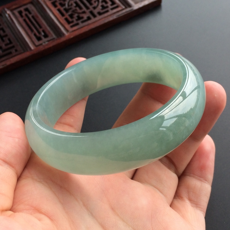 (超值推荐)冰种晴水手镯(58mm)