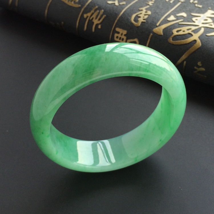 (超值推荐)糯冰种飘翠手镯(57.8mm)