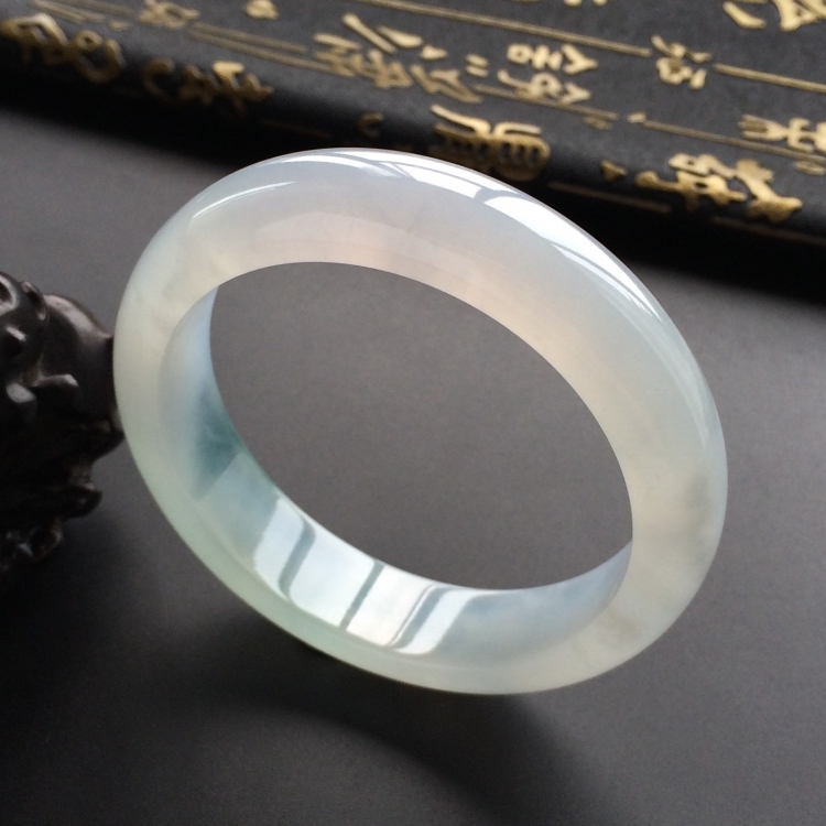 (超值推荐)冰种飘花手镯(56.2mm)