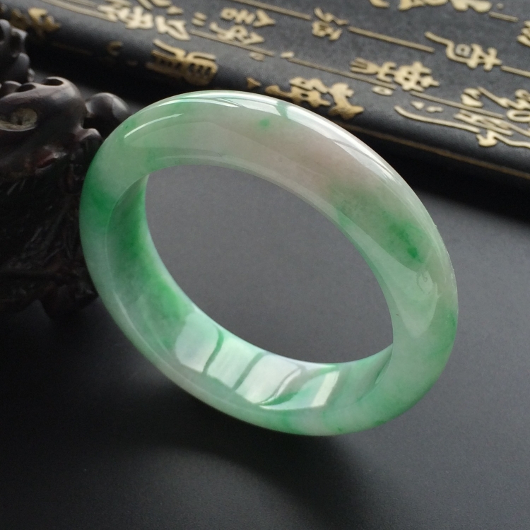 (超值推荐)糯冰种飘翠手镯(55.5mm)