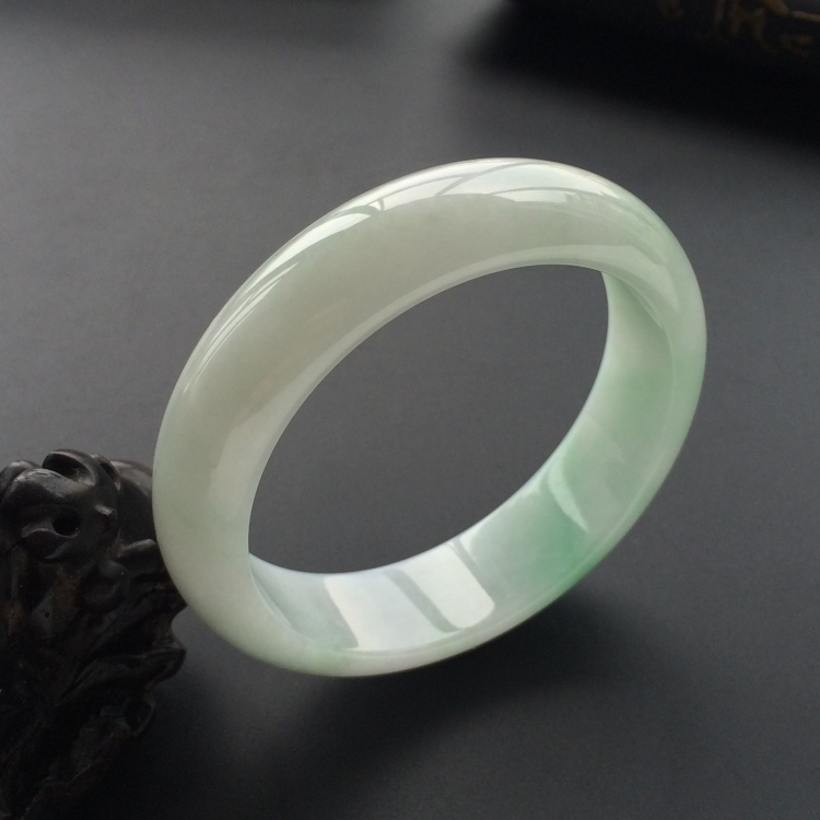 (超值推荐)糯冰种飘翠手镯(57.5mm)
