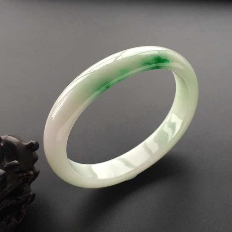 (超值推荐)糯冰种飘翠贵妃镯(55.4mm-47.2mm)