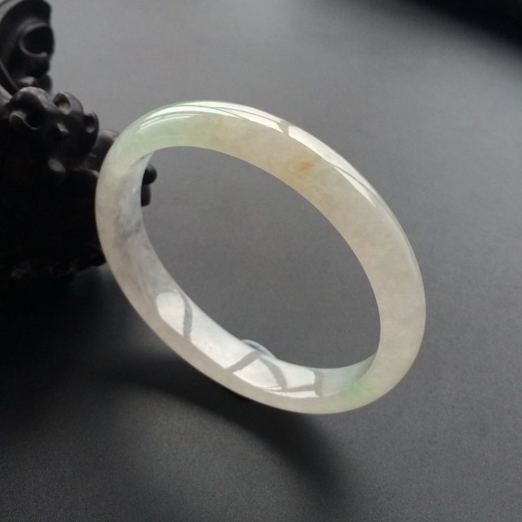 (超值推荐)冰种飘翠贵妃镯(56.4mm-48.3mm)