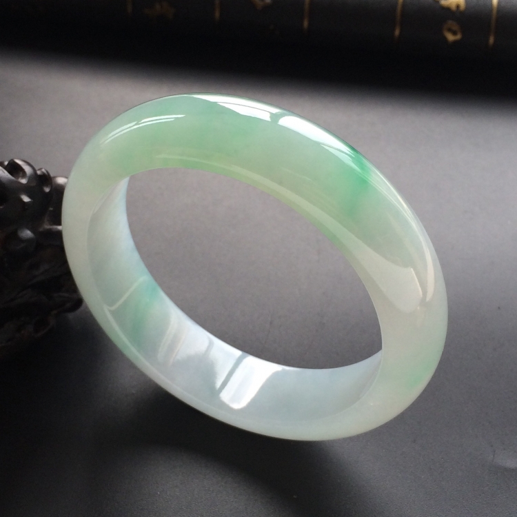 (超值推荐)糯冰种飘翠手镯(58.5mm)