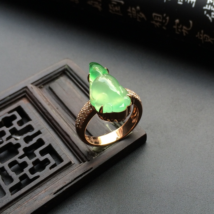 （超值推荐）冰种略飘翠镶玫瑰金钻石金鱼戒指
