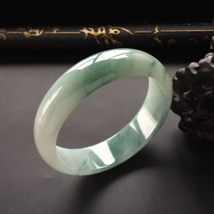 (超值推荐)糯冰种飘花手镯（57.7mm）
