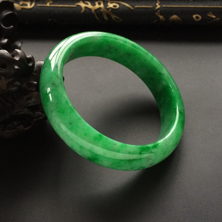 (超值推荐)糯冰种翠色手镯（57.2mm）