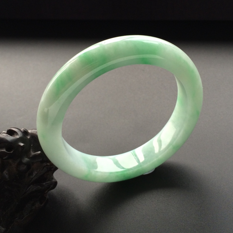 (超值推荐)糯冰种飘翠手镯（56.6mm）