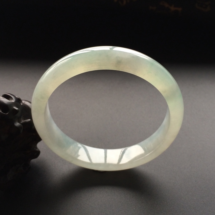 (超值推荐)冰种晴水手镯（55.8mm）