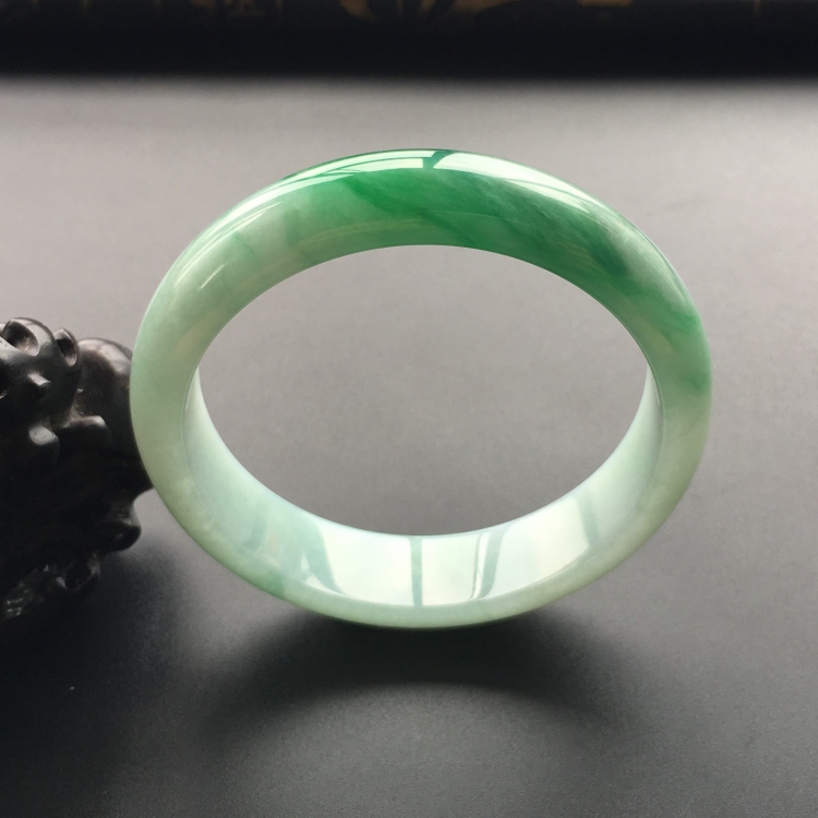 (超值推荐)糯冰种飘翠手镯(57.6mm)