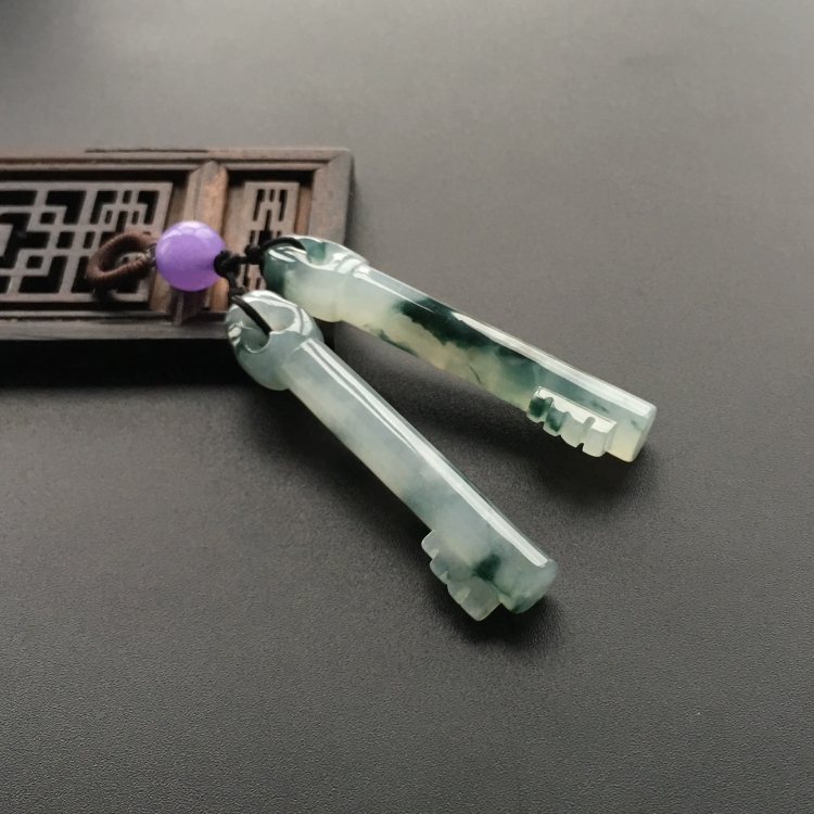 (超值推荐)冰种飘花钥匙挂件(一对)