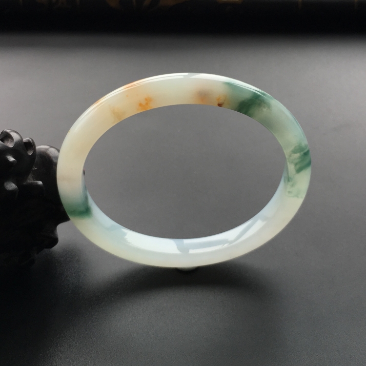 (超值推荐)糯冰种飘花带黄翡贵妃镯(55.5mm-49.6mm)
