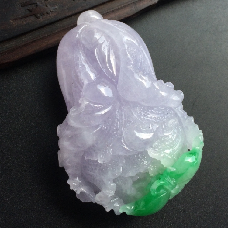 （超值推荐）糯冰种春带彩白菜挂件