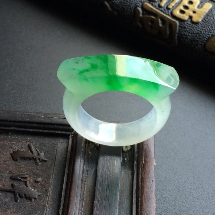 （超值推荐）冰种飘翠马鞍指环