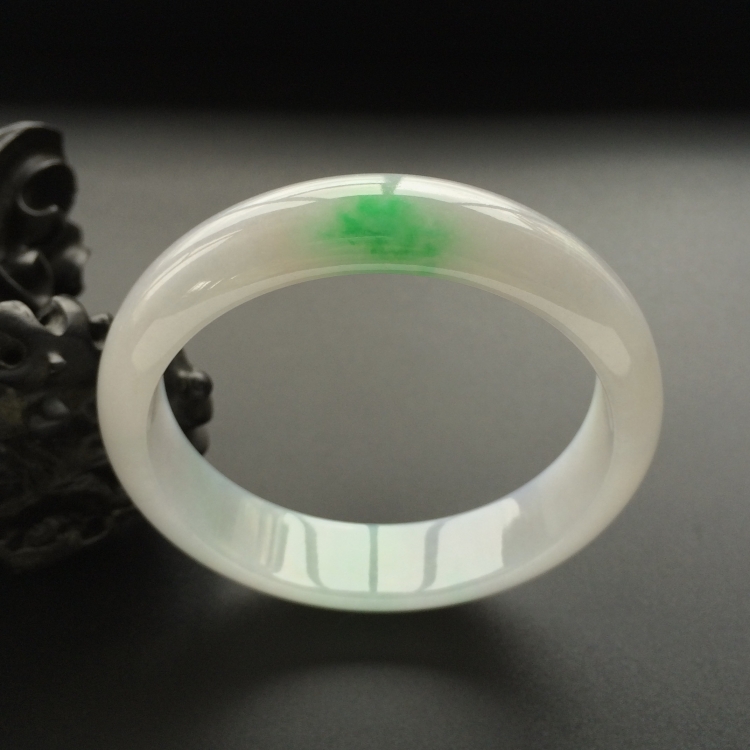 (超值推荐)糯冰种淡春带彩手镯(58.7mm)