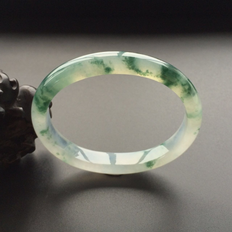 (超值推荐)冰种飘花贵妃镯(54.8mm-46.4mm)