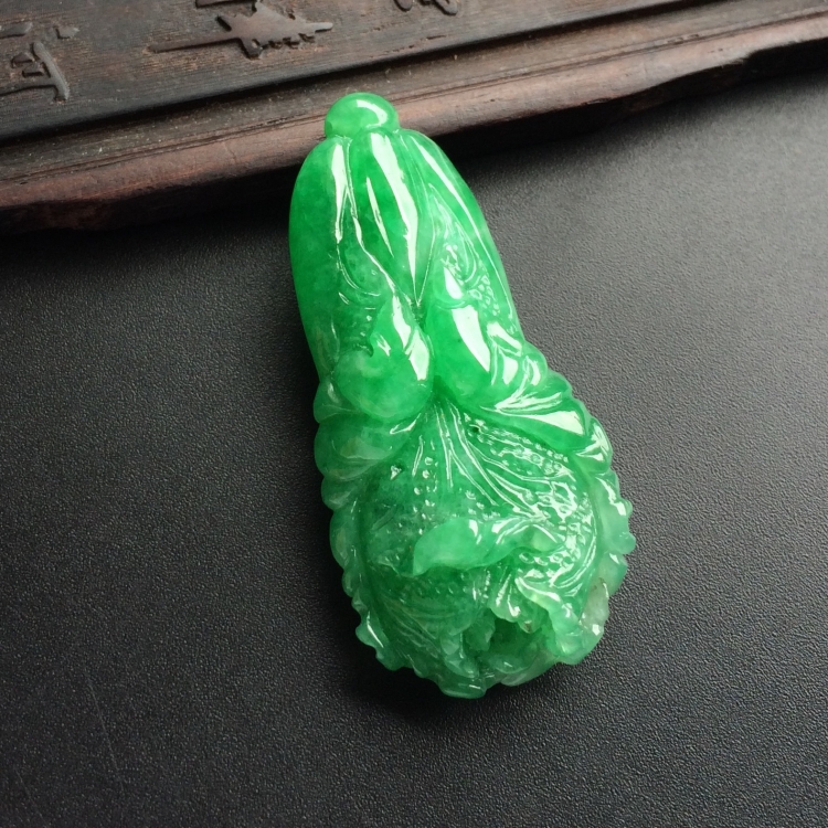 （超值推荐）糯冰种翠色白菜挂件