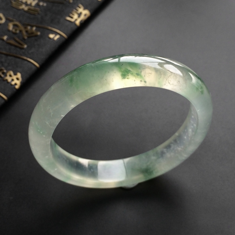 (超值推荐)冰玻种飘花手镯(53.5mm)