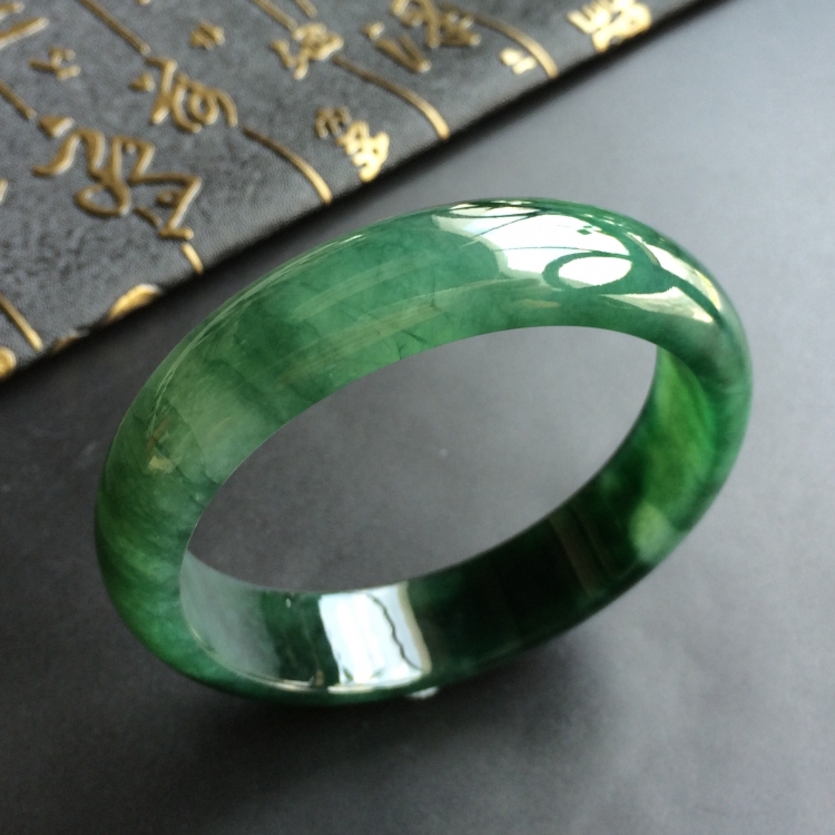 (超值推荐)糯冰种浓绿手镯(57.5mm)