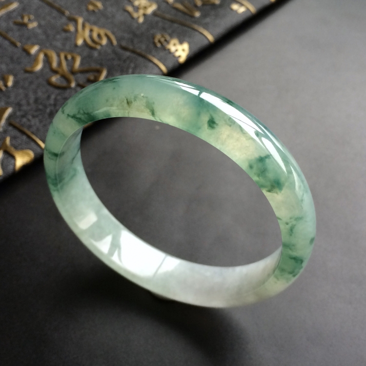 (超值推荐)冰种飘花手镯(52.6mm)