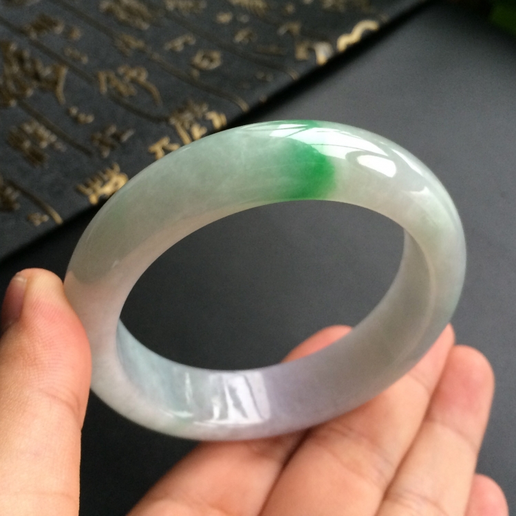 (超值推荐)糯冰种淡春带彩手镯(56.5mm)