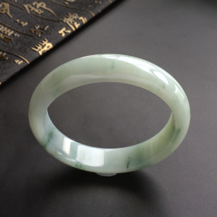 (超值推荐)糯冰种飘花手镯(60.7mm)
