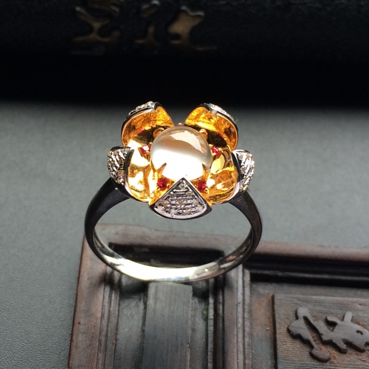 （超值推荐）镶白金/彩金钻石玻璃种无色花型戒指