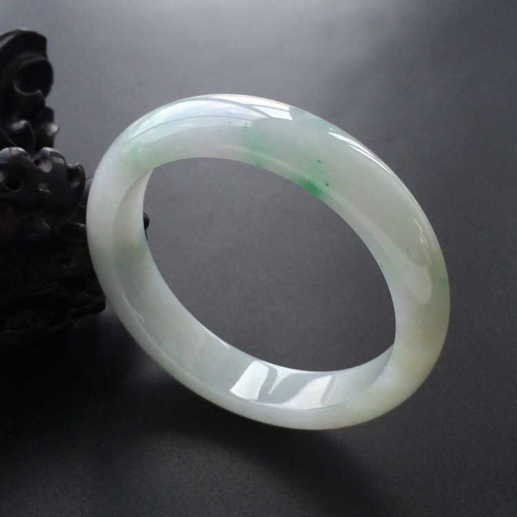 (超值推荐)糯冰种飘翠手镯(55.5mm)