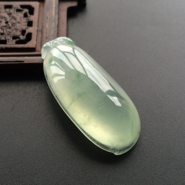 (超值推荐)冰种略飘花福瓜挂件