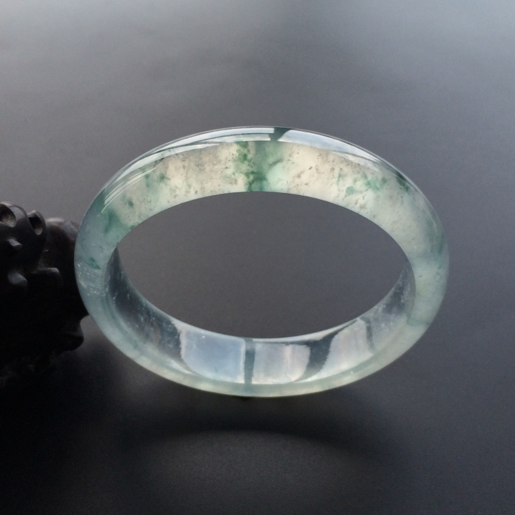 (超值推荐)冰玻种飘花贵妃镯(59.2mm-51mm)
