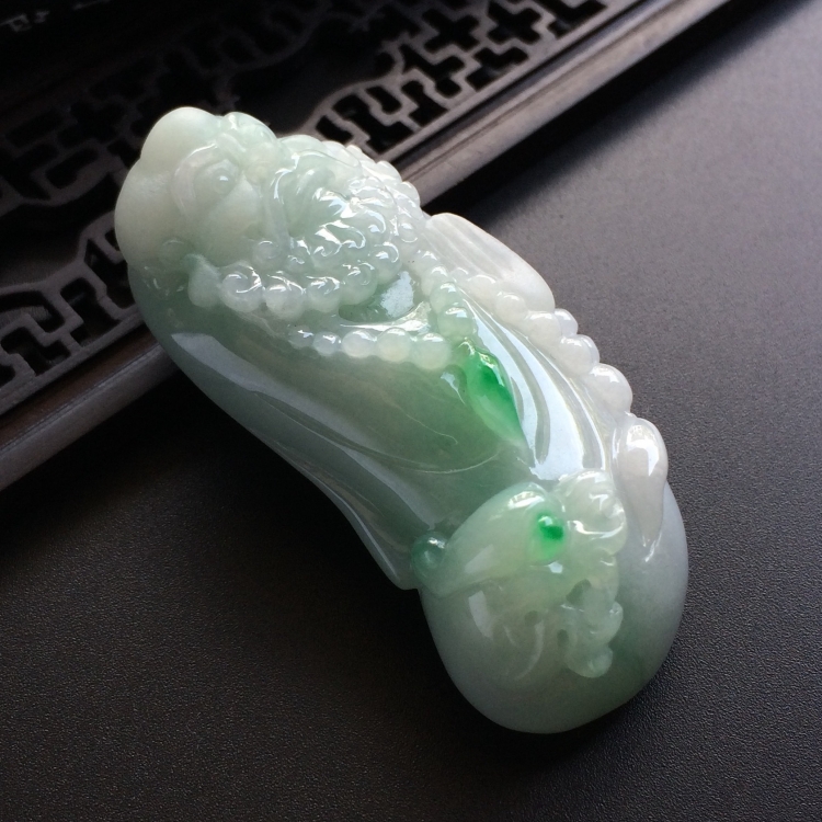 （超值推荐）糯冰种略飘翠降龙罗汉挂件