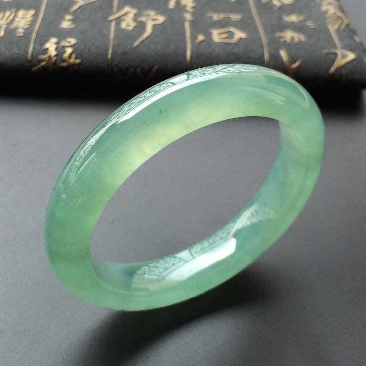 (超值推荐)冰种晴水略飘花手镯(55mm)