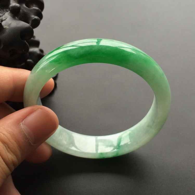 (超值推荐)糯冰种飘翠手镯(58.3mm)