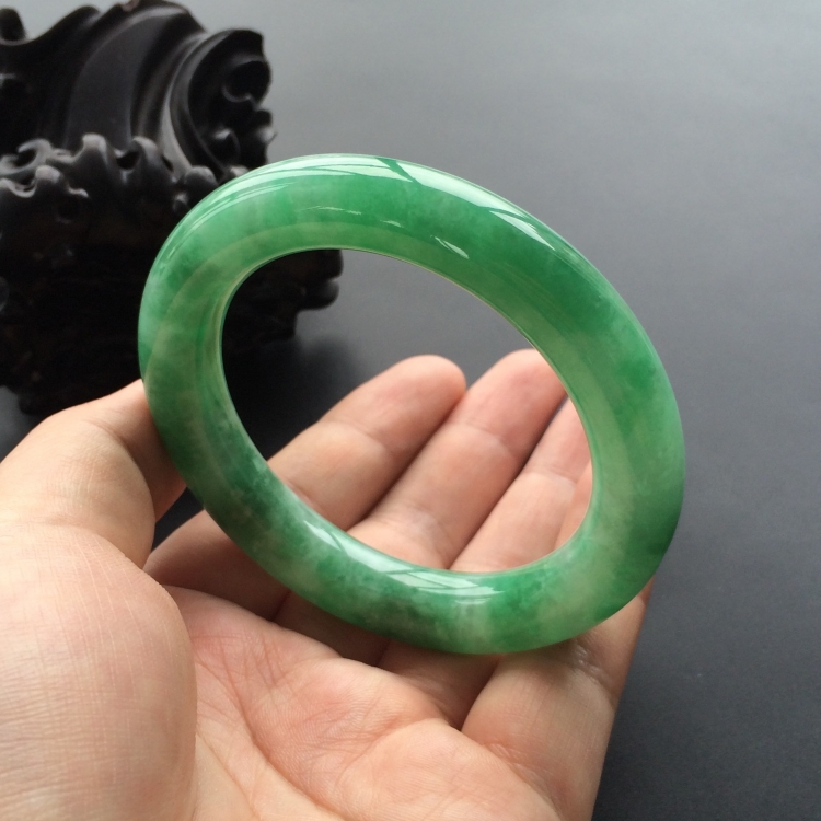 (超值推荐)糯冰种翠色圆条手镯(58mm)