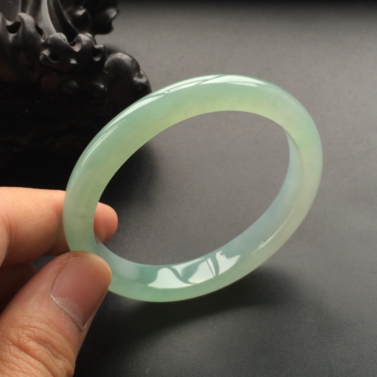 (超值推荐)糯冰种晴水贵妃镯(56.5mm-50.4mm)