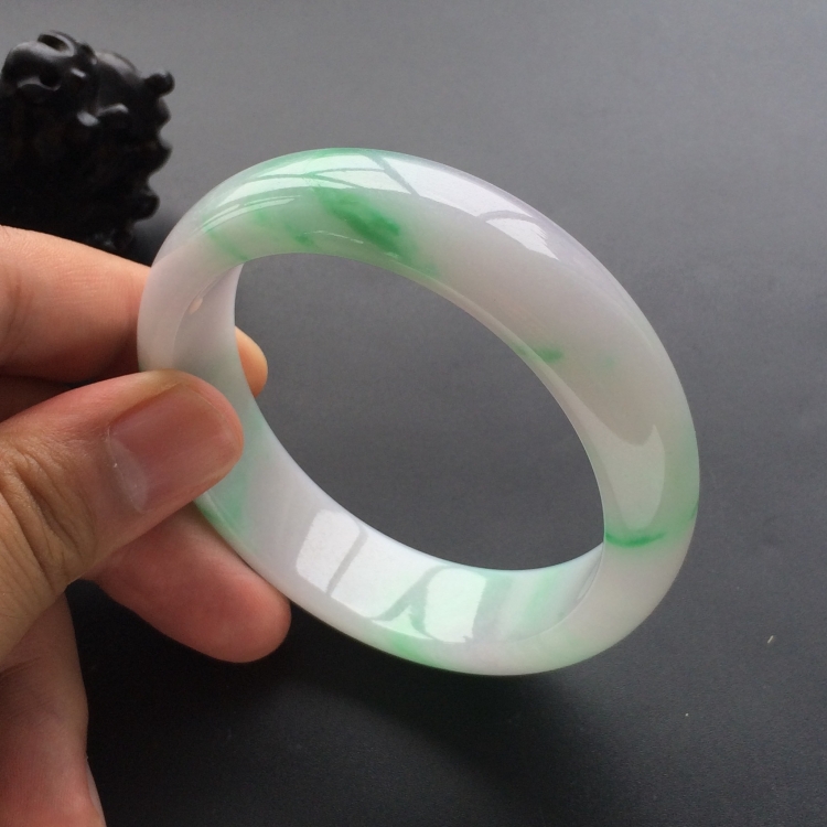 (超值推荐)糯冰种淡春带彩手镯(59.4mm)