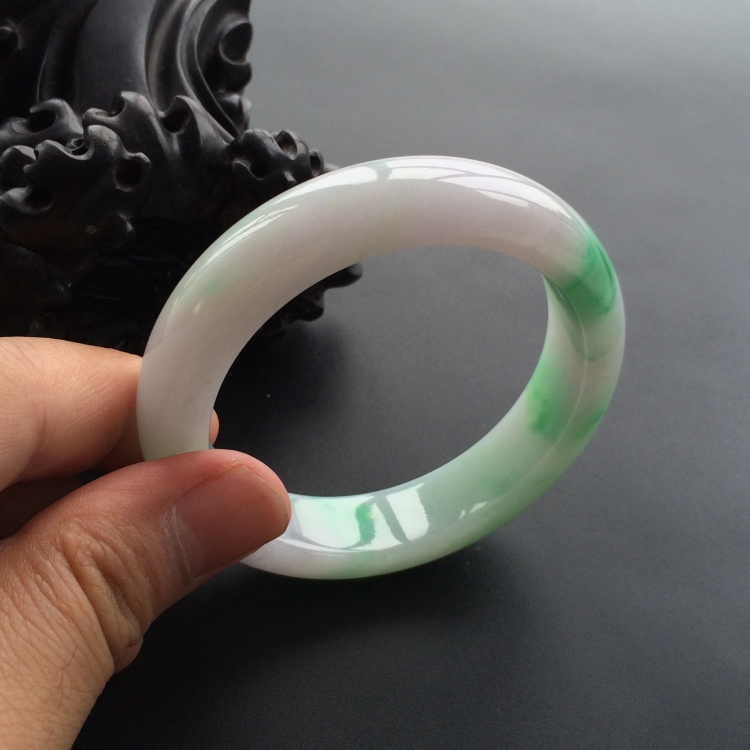 (超值推荐)糯冰种淡春带彩手镯(56.5mm)