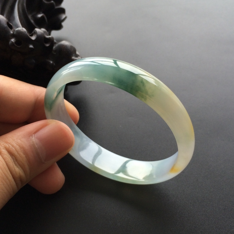 (超值推荐)糯冰种飘花带黄翡贵妃镯(56.4mm-46.2mm)